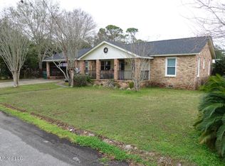 1815 Harrison Ave, Pascagoula, MS 39567