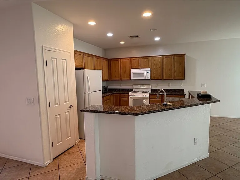 2205 Willow Wren Dr — Photo 4
