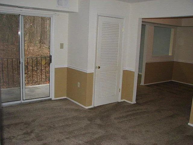 Ridgewood Apartments — Photo 21