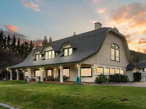 1008 W A Barr Rd, Mount Shasta, CA 96067