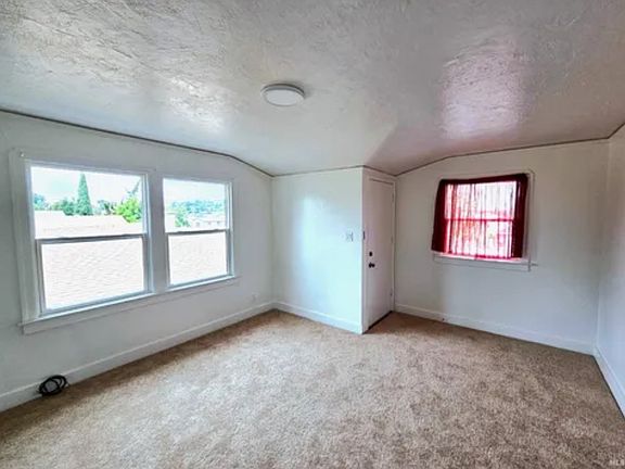 4th image of 739 Alabama St #A