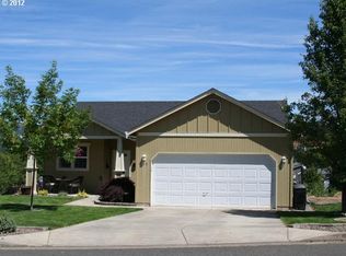 230 Umpqua View Dr, Roseburg, OR 97471