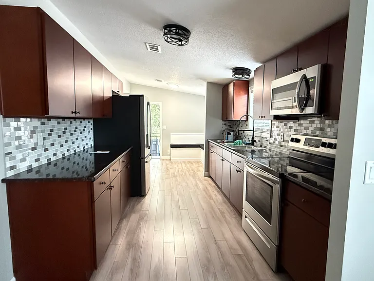 10406 Brussels Dr — Photo 13