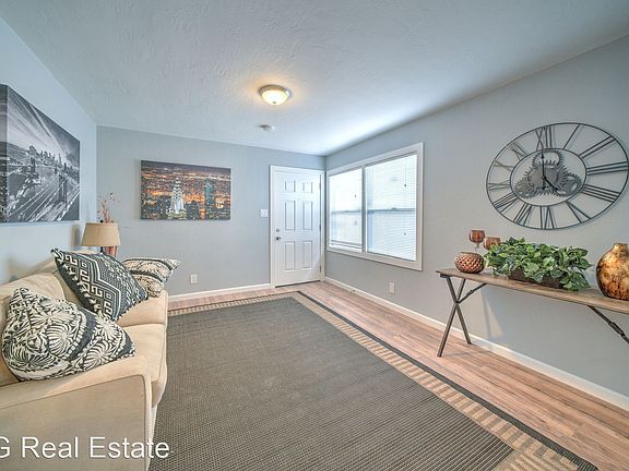 4th image of 1053 43rd St APT C