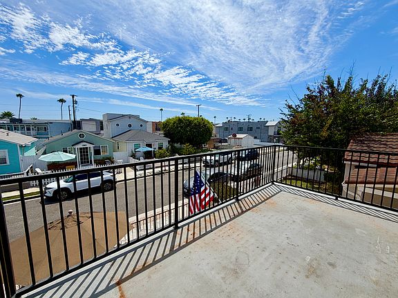 5th image of 243 17th St APT B