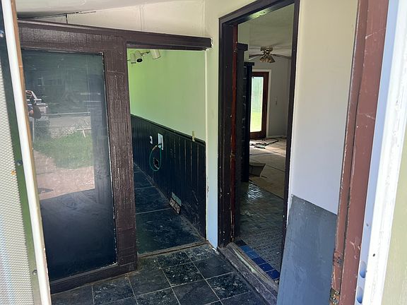5th image of 6125 Sloan Ave