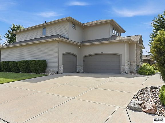 3rd image of 19903 Logan Cir