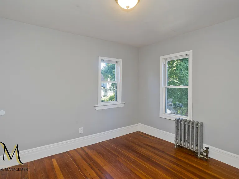 653 Belmont Ave — Photo 18