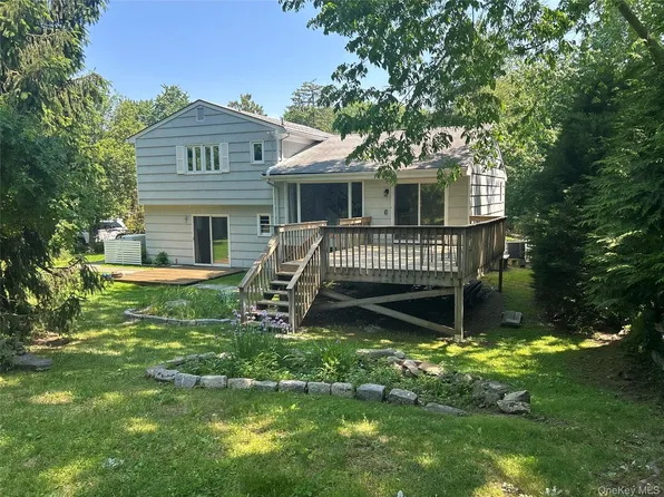 9 Marlene Ct, Rye, NY 10580