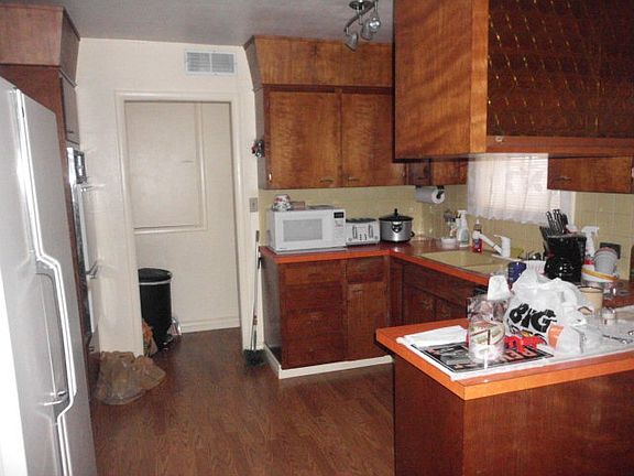5th image of 4001 Saint Clair Ave