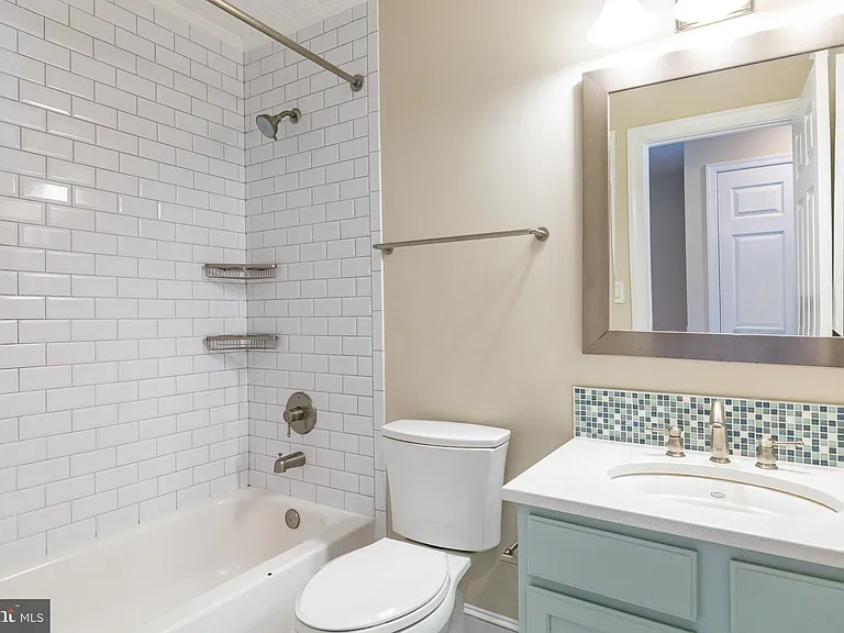 5504 Sacramento Mews Pl — Photo 21