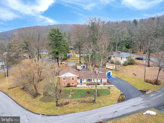 2nd image of 228 Deepwood Dr