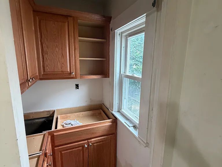 27 Carney St #1 — Photo 3