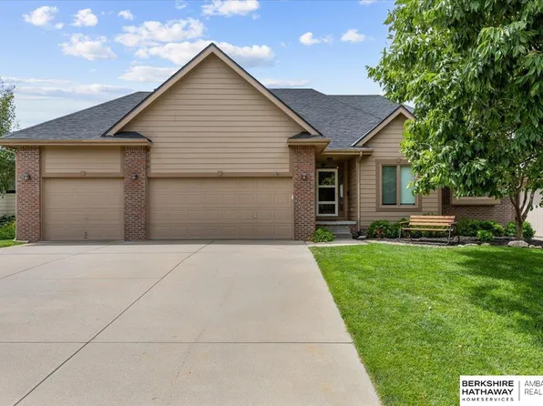 8102 N 164th St, Bennington, NE 68007