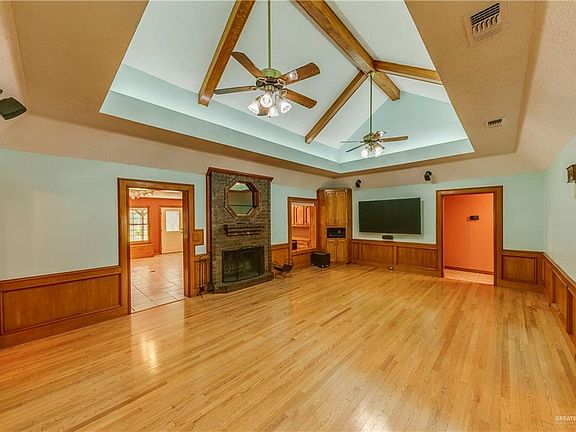 3rd image of 2303 Stonegate Dr