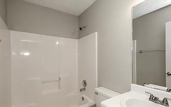 1st image of 6039 Marsh Cir