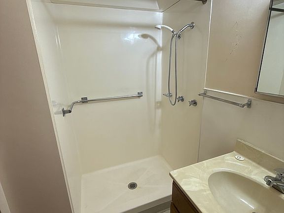4th image of 1426 Gardenette Dr #1