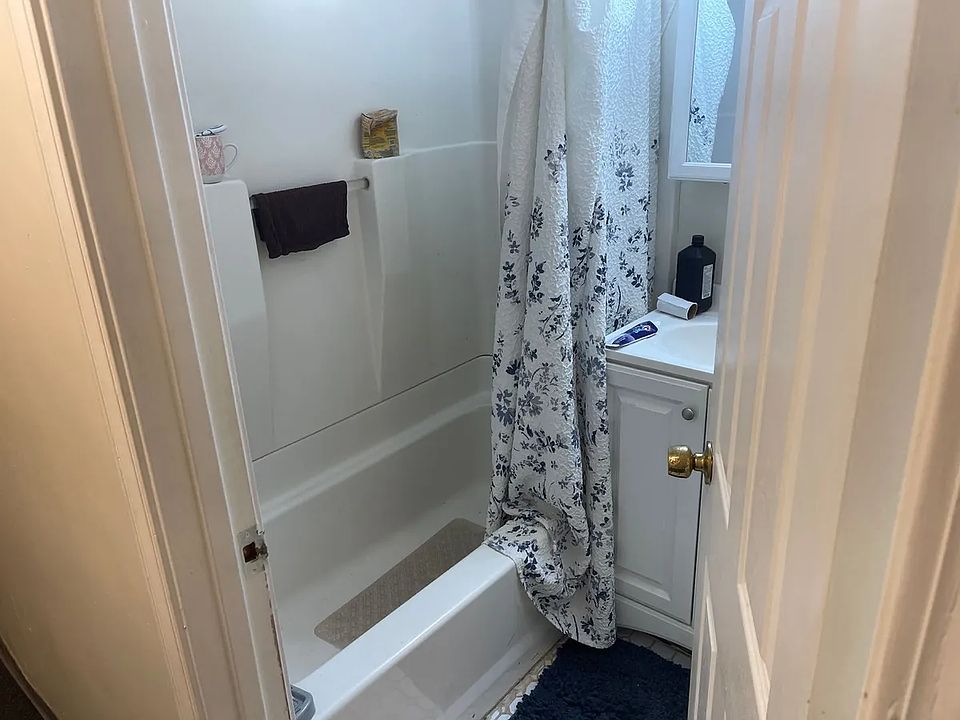2nd image of 103 Gordon St APT 4