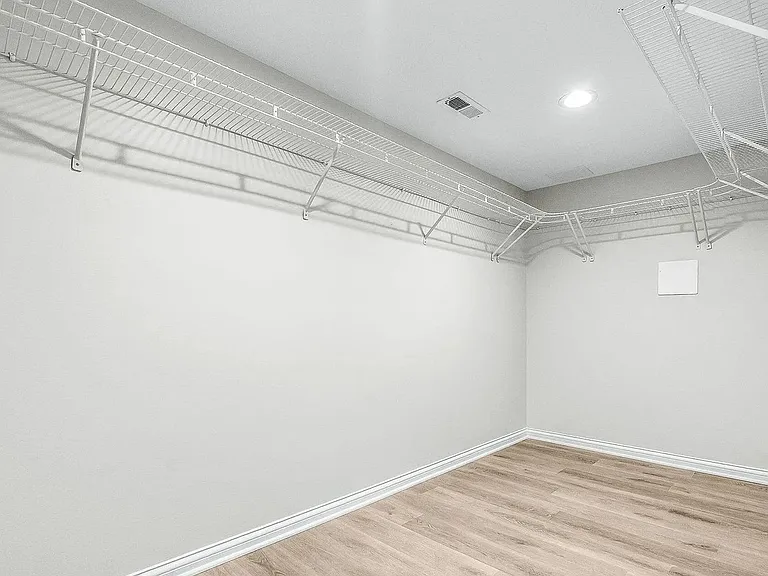400 Newman Way — Photo 22