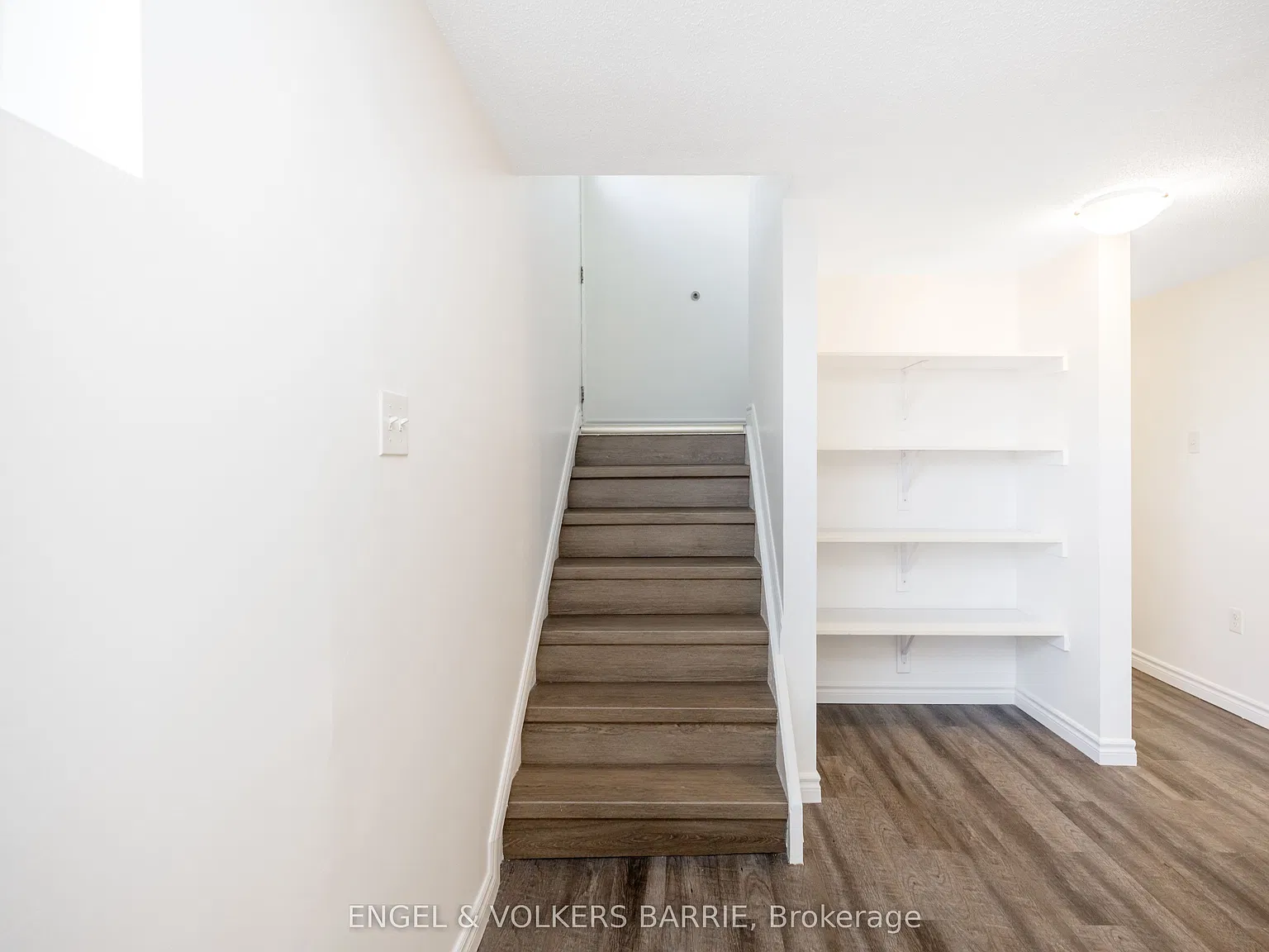 3 bed, $1,900 — Photo 3