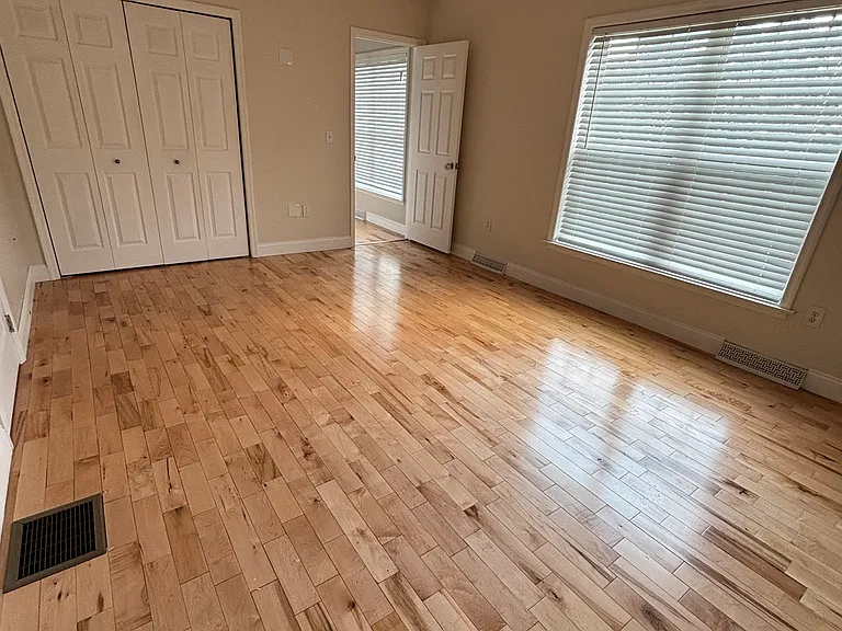 1835 Clarke Blvd — Photo 6