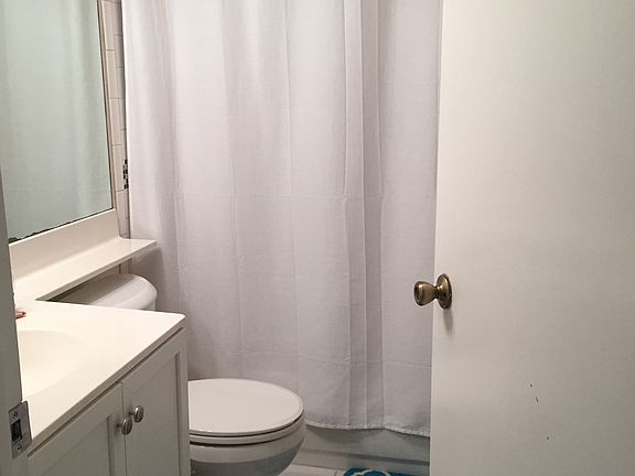 New toilet, tub & tiles 2017