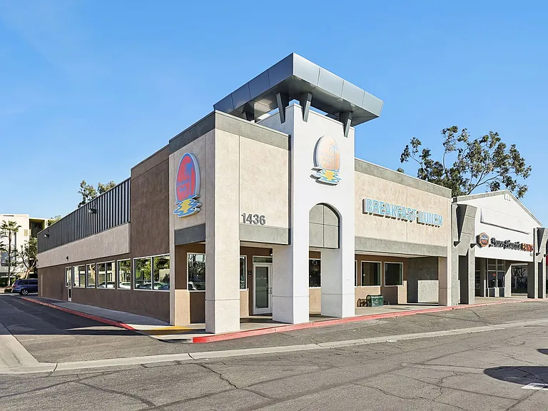 Anaheim Place — Photo 61