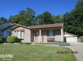50069 Pembroke Dr, Chesterfield, MI 48047
