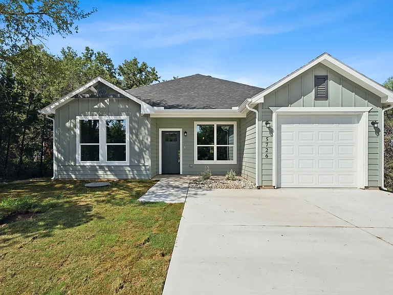 5726 Barkridge Dr — Photo 2