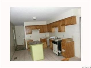 1251 Oxford Dr, Madison, OH 44057