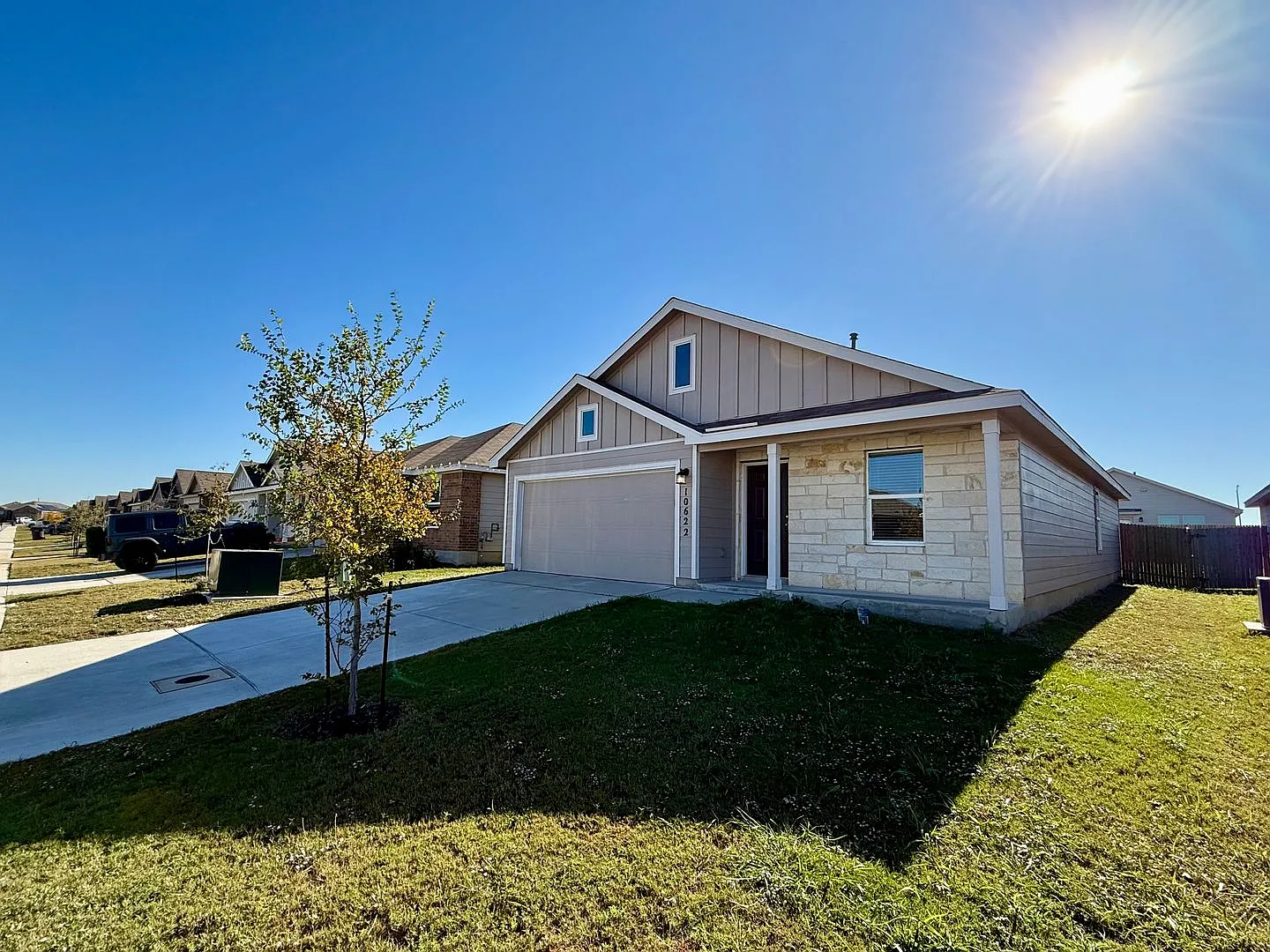 Gorgeous 3 bedroom | 2 bath home in great location! Minutes to Randolph AFB and Ft Sam/BAMC — Photo 3