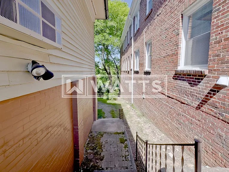 1025 30th St S — Photo 16