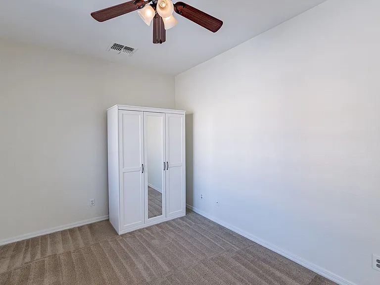 7416 S 27th Pl — Photo 28