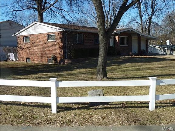 2nd image of 2749 Arrow Heights Dr