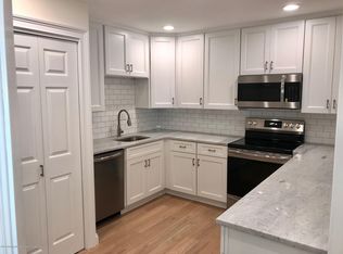 19 Medford Ct, Red Bank, NJ