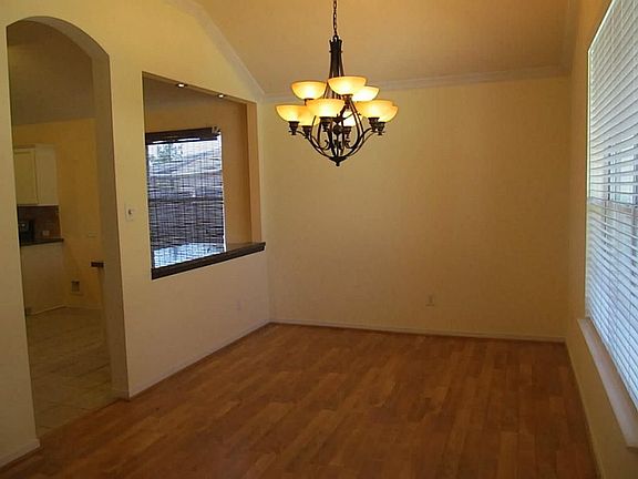 4th image of 3806 Oaklawn Oval