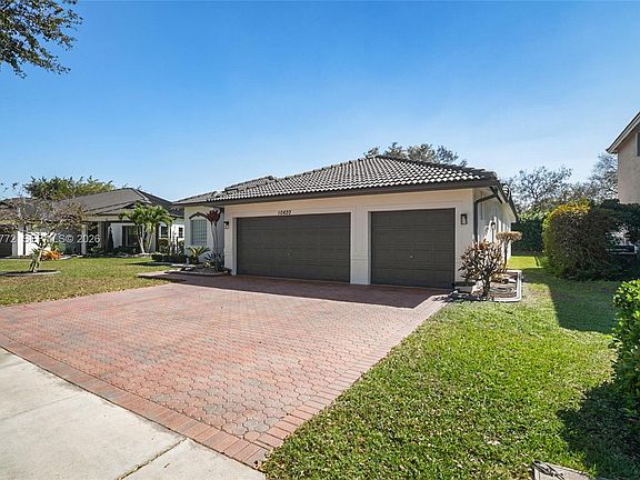 2nd image of 10620 NW 56th Ct