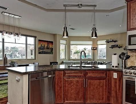 3rd image of 3927 Albatross St #201