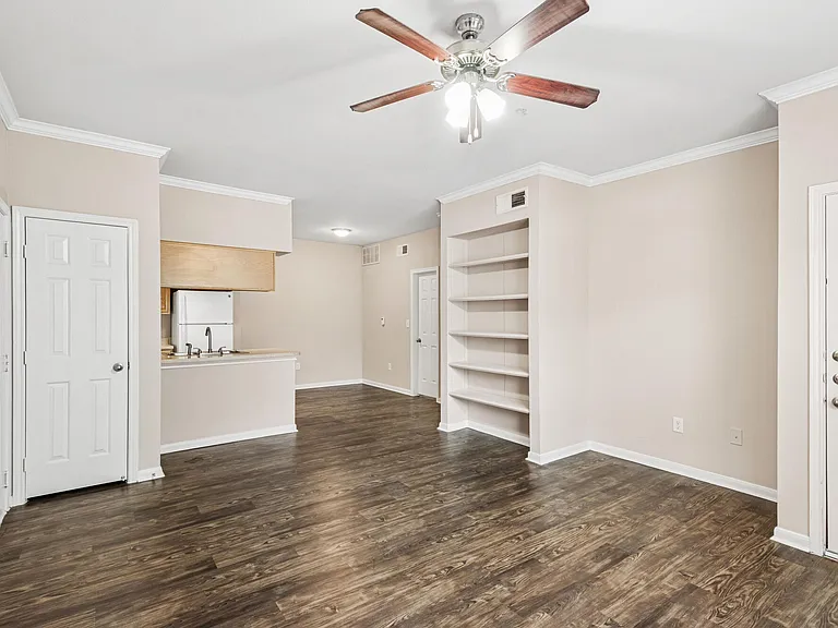 Lakeshore Villas apartments community photo