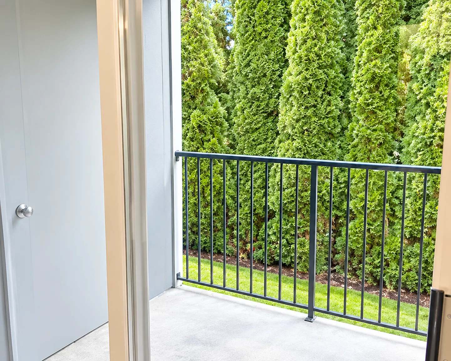 Cascadian East Apartments — Photo 3
