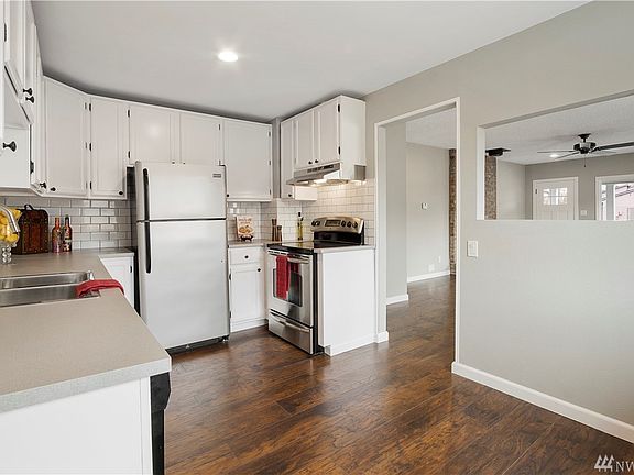 3rd image of 5720 Milwaukee Ave E