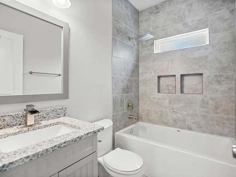 15629 Holly Dr — Photo 9