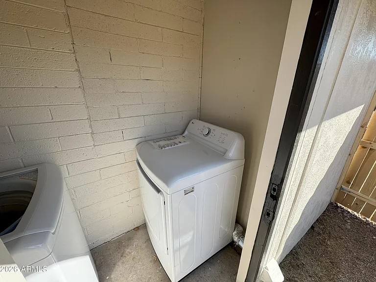 546 S Hobson #A — Photo 10