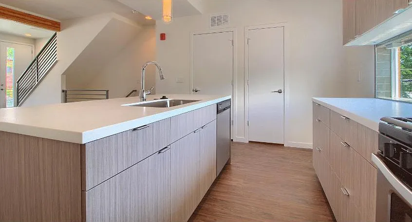 2 bed, 2.5 bath, 1200 sqft, $2,800 — Photo 4