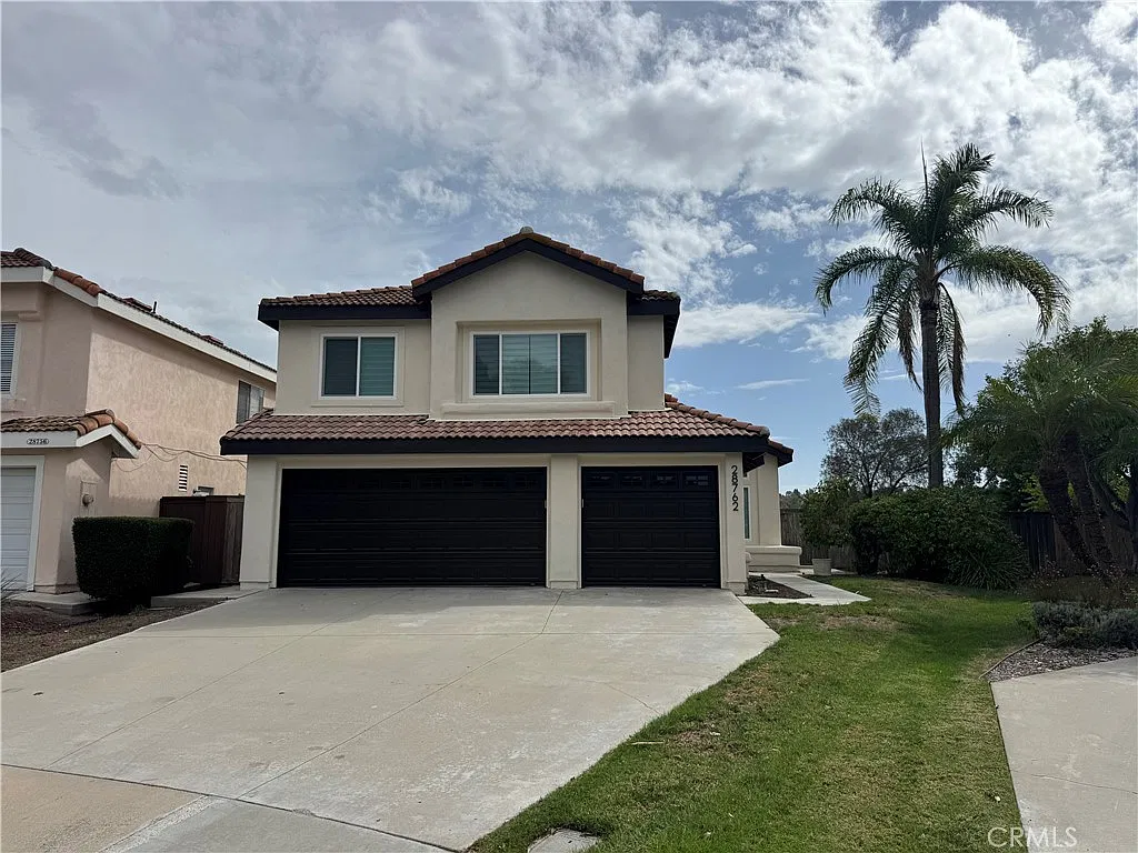 4 bed, 2.5 bath, 2084 sqft, $7,000 — Photo 1