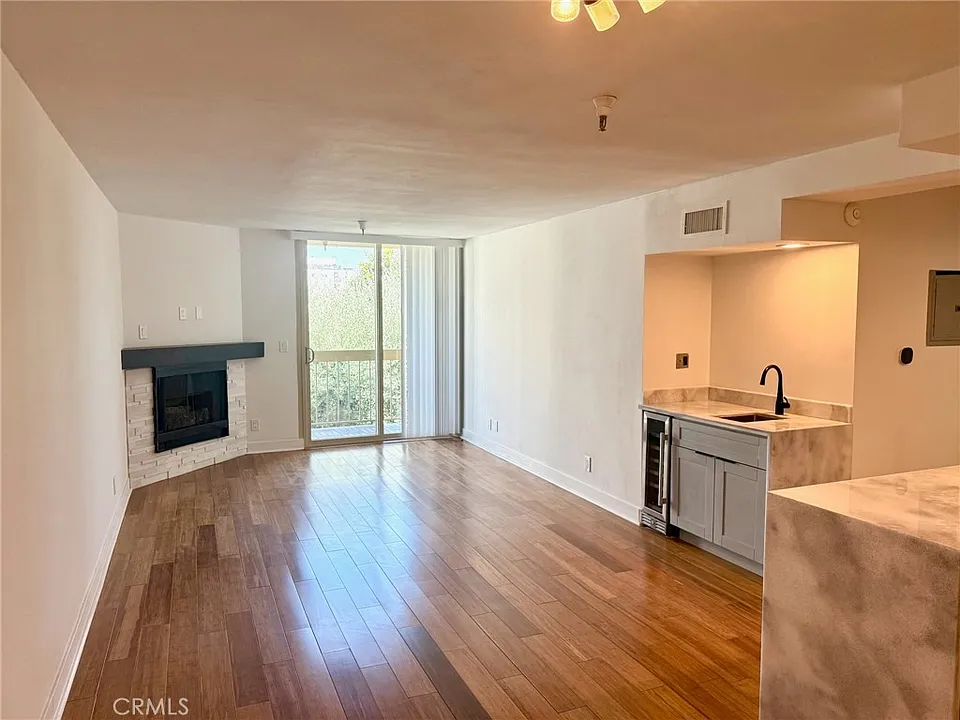 5143 Bakman Ave #319