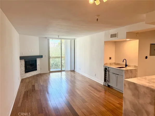 5143 Bakman Ave APT 319, North Hollywood, CA 91601