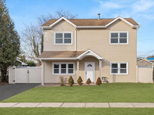 1470 Coolidge Street, North Bellmore, NY 11710