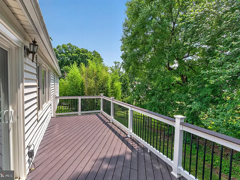 8006 Lady Lewis Ct — Photo 10