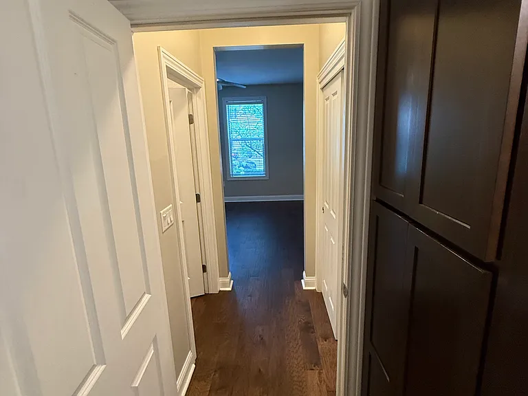 950 Perry St — Photo 13